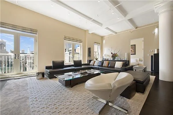 Sold by Platinvm Property Group New York | media 19