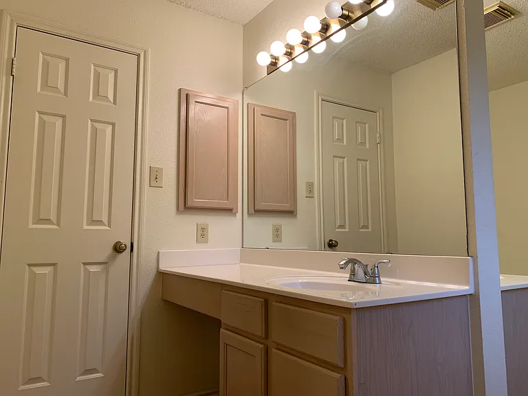 10403 Pelican Oak Dr — Photo 15