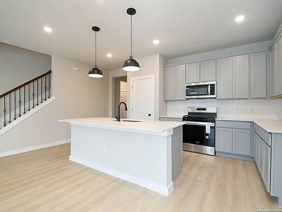 2nd image of 12223 Vista Flats