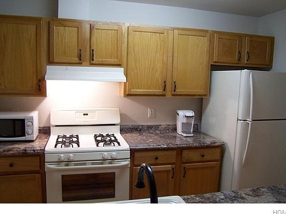 5th image of 34 Deer Court Dr