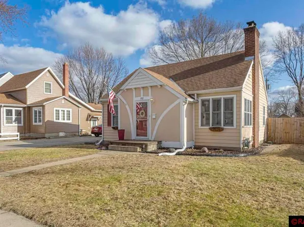 737 Belgrade Ave, North Mankato, MN 56003
