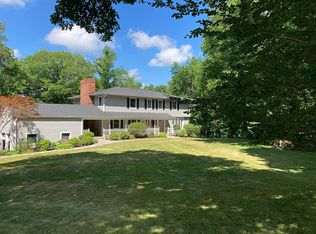 11 Vetere Pl, Mount Kisco, NY 10549