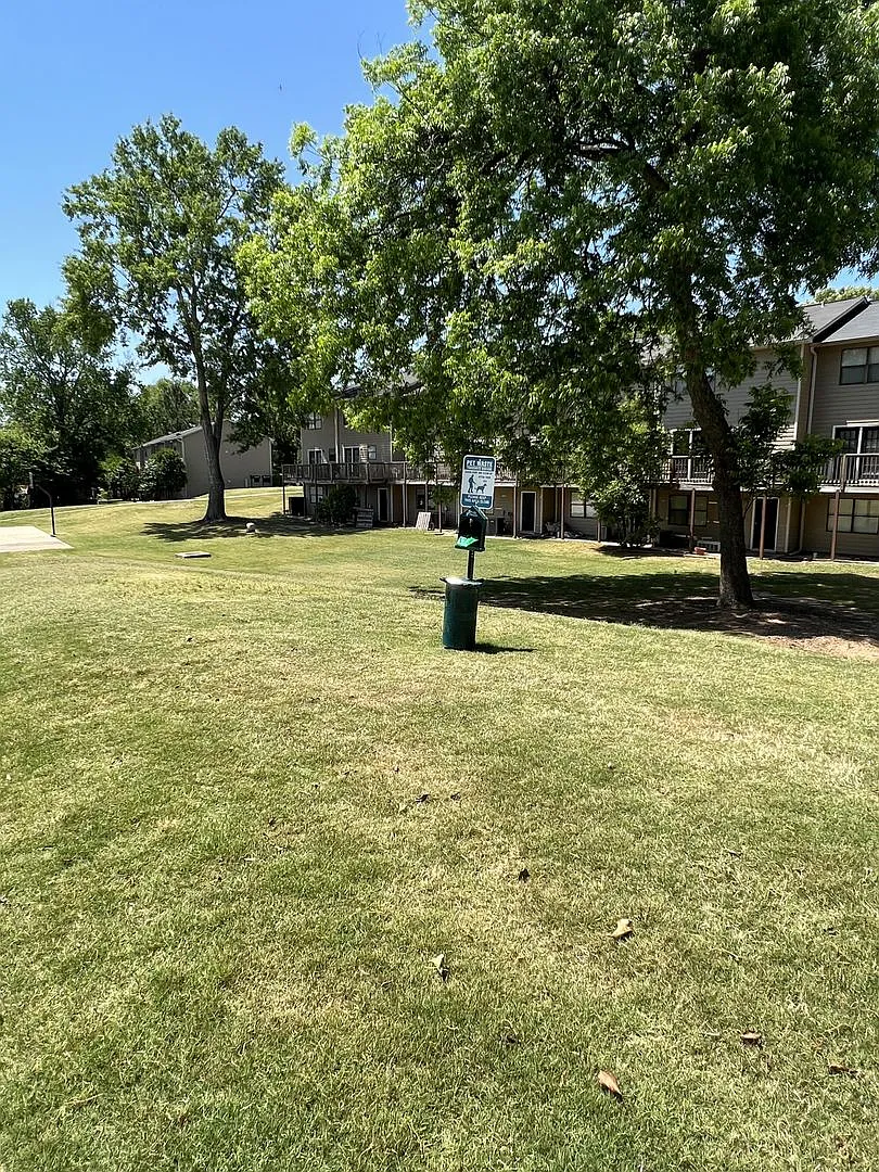 431 Harper Ave — Photo 2