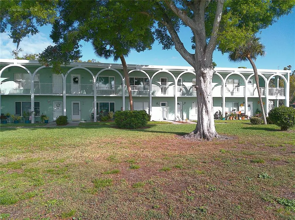 1 bed, 1.0 bath, 815 sqft, $1,350 — Photo 1
