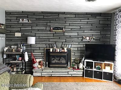3rd image of 1510 W Mountain Ave