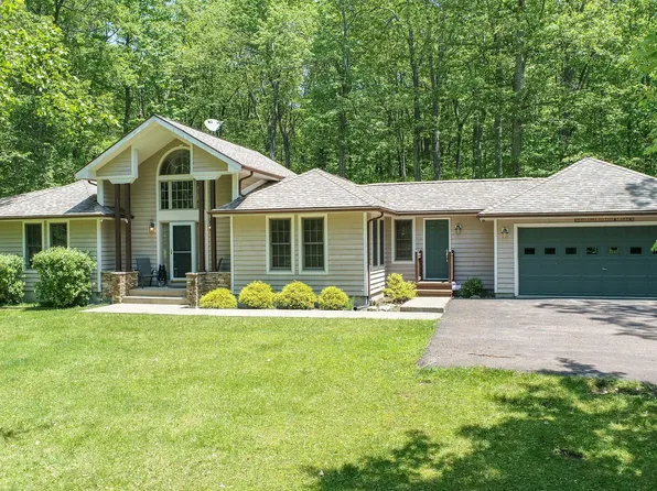 793 Mountainview Dr, Oakland, MD 21550
