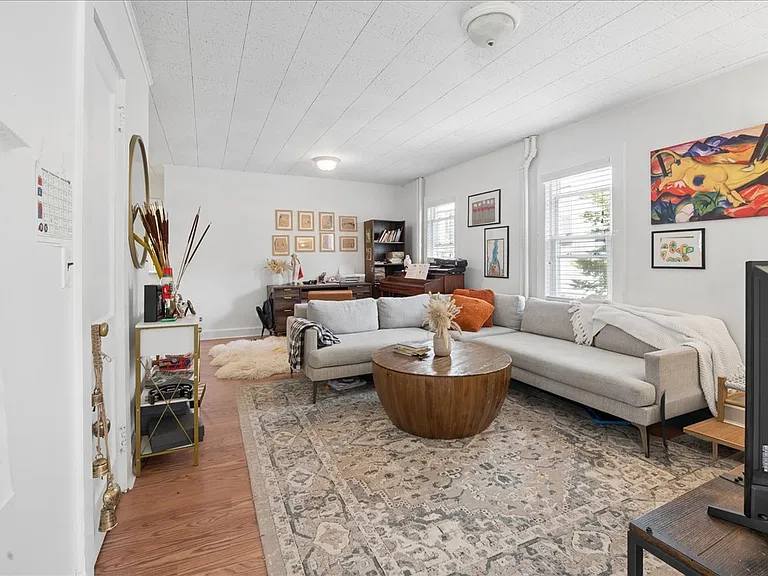 31 Armourvilla Ave — Photo 3