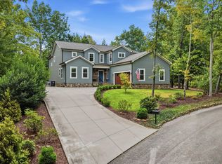 60 Maggie Blf, Lookout Mountain, GA 30750