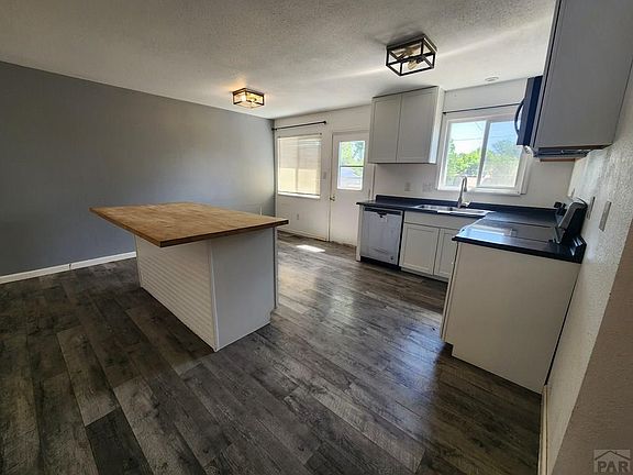 4th image of 140 Schirra Rd