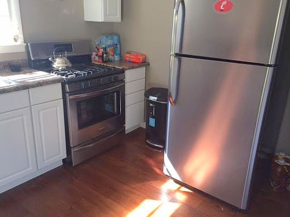 3rd image of 1058 Lake Dr
