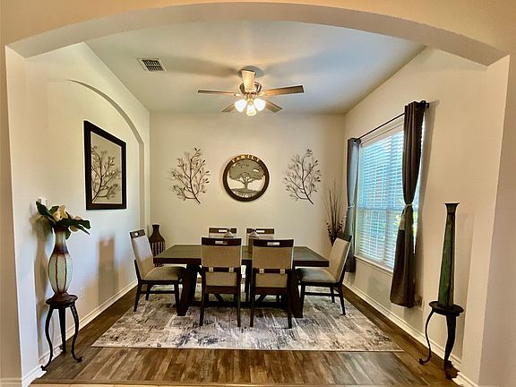 4th image of 9123 Post Oak Ct
