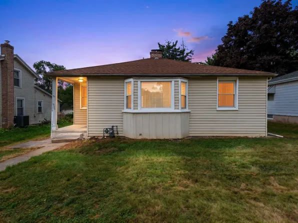 939 N Sleight St, Naperville, IL 60563