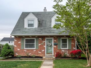 861 Springhill Rd, Secane, PA 19018