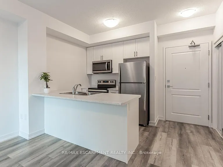 470 Dundas St E #326 — Photo 4