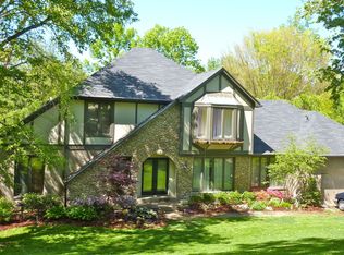 711 Cherokee Woods Rd, Louisville, KY 40206