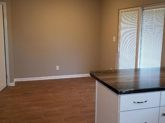 4th image of 2628 Vann Dr