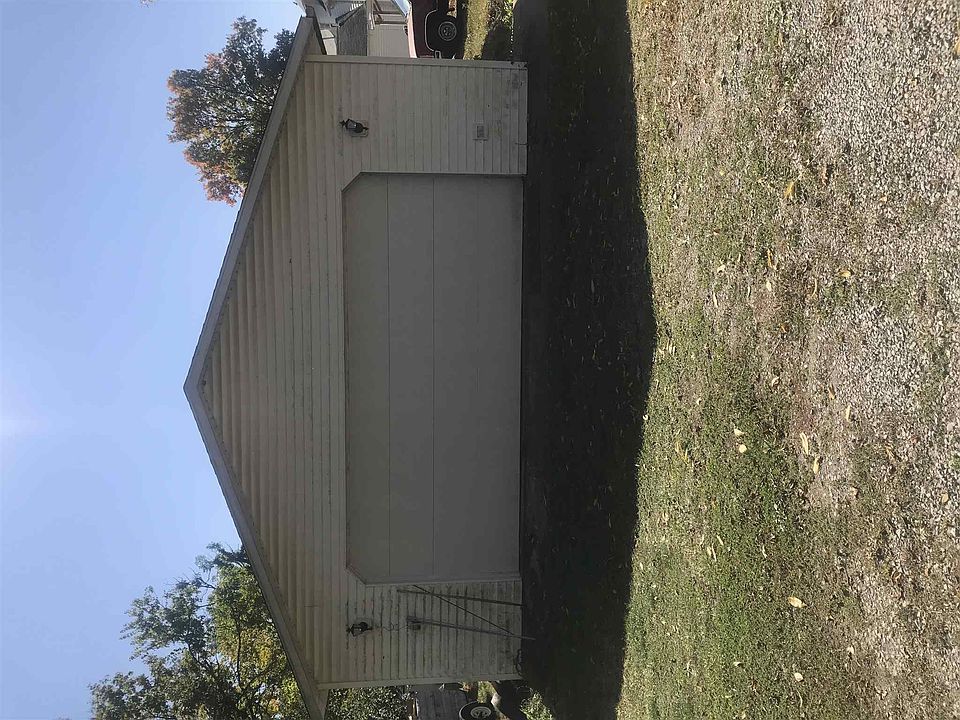 2nd image of 445 Garden St