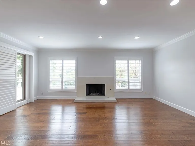 14 Peartree Ln — Photo 9