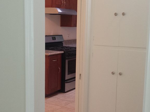 4th image of 11029 Hesby St