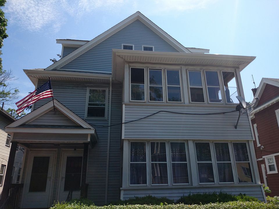 2nd image of 16 Becket St