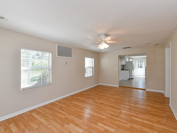 3rd image of 1216 39th St