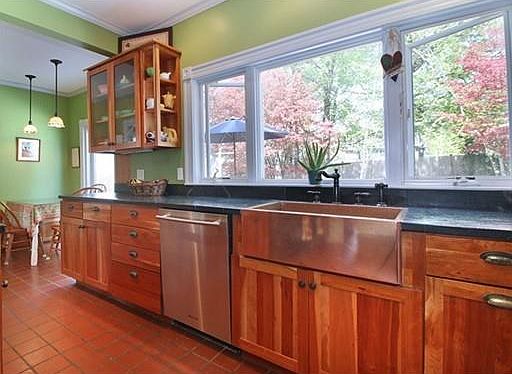 2nd image of 158 E Foster St