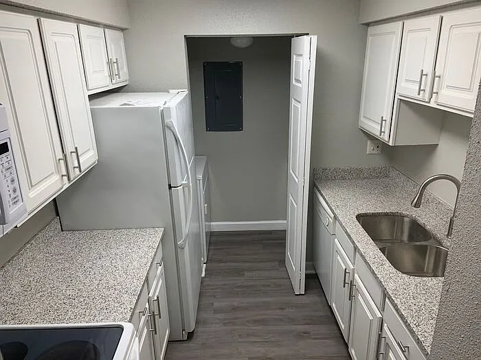3756 Idlebrook Cir #204 — Photo 3