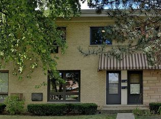 992 N Wheeling Rd, Mount Prospect, IL 60056