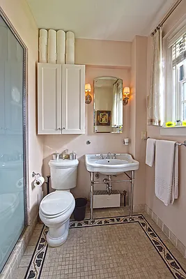 Sold by Prime Manhattan | media 37