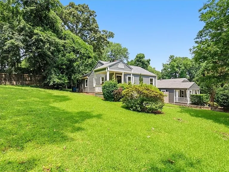 1464 Hawthorne Ave NW — Photo 38