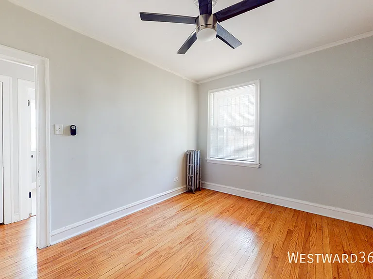 3012 W Warren Blvd #1R — Photo 4