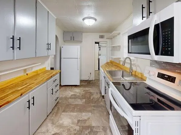 719 N 12th St, Bismarck, ND 58501