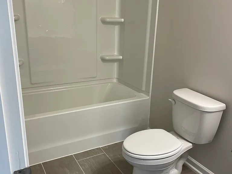 Full Bath - Level 1