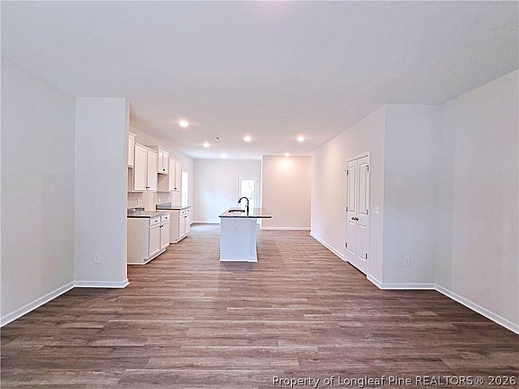 4th image of 331 Appaloosa Dr