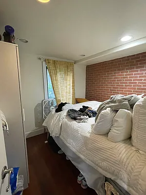 Rented by Nooklyn NYC LLC | media 19