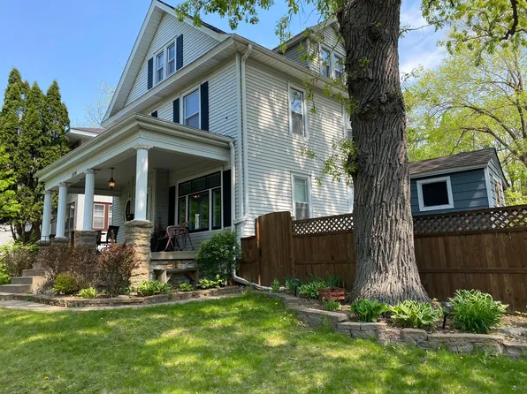 1534 Hillside Ave N, Minneapolis, MN 55411