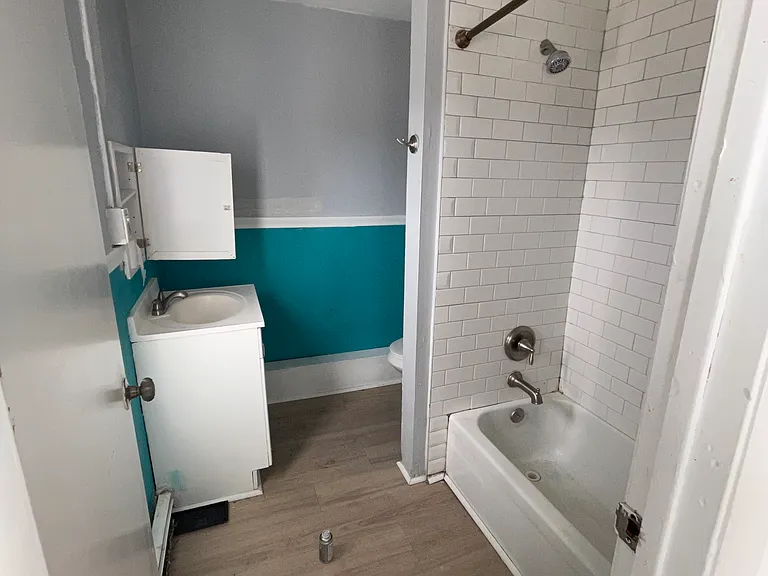 16 4th St #3 — Photo 4