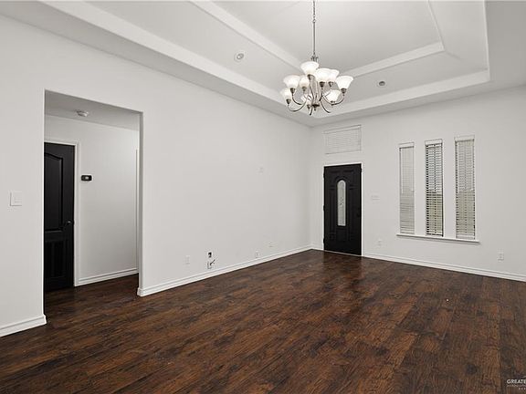 4th image of 1810 Damasco Ave