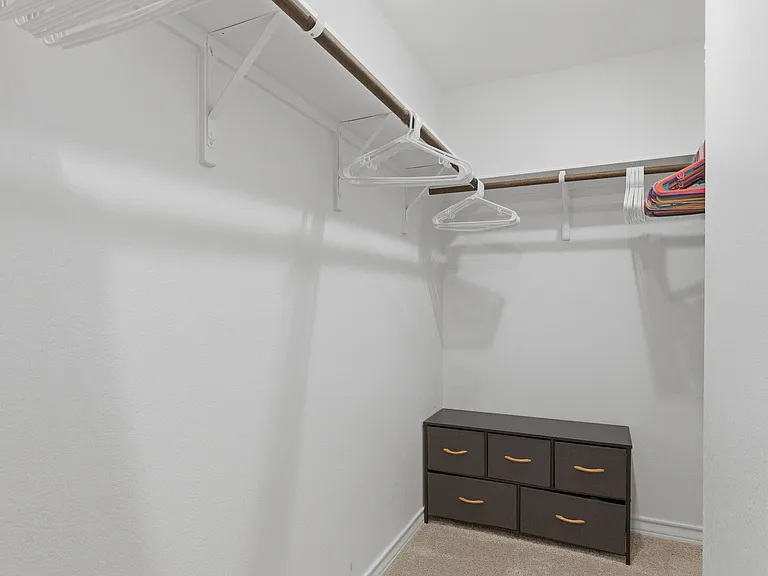 Jason Dr — Photo 37