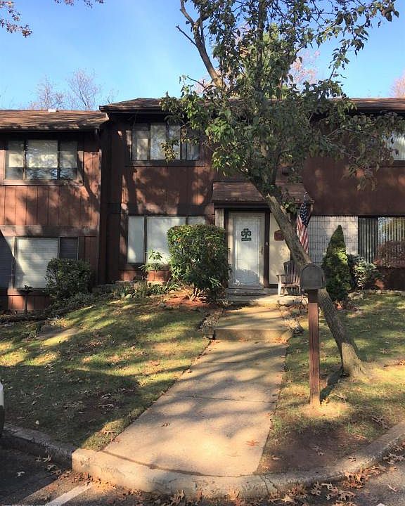 1st image of 44 Belmar Dr W