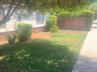 9520 Hayvenhurst Ave, North Hills, CA 91343