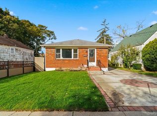 1040 Brookside Ave, Uniondale, NY 11553