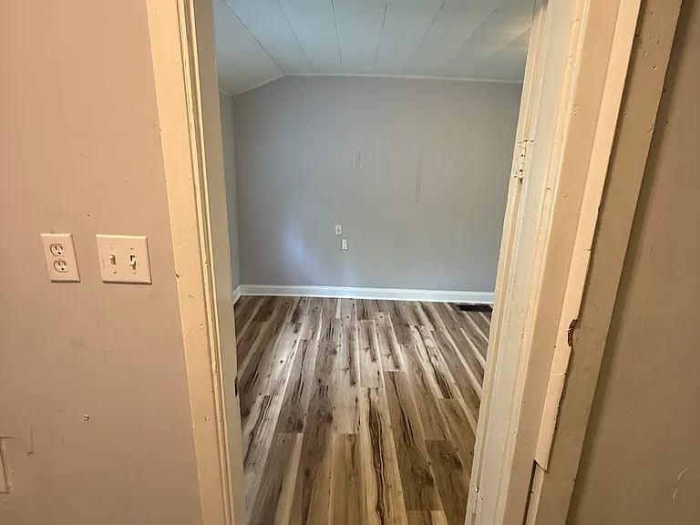 902 Lindsey Dr — Photo 9