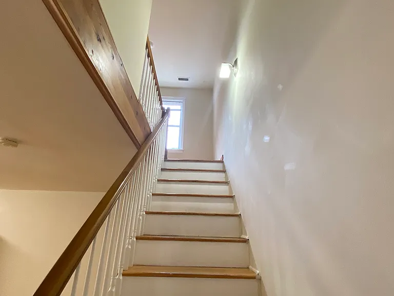 909 W Grace St #6 — Photo 11