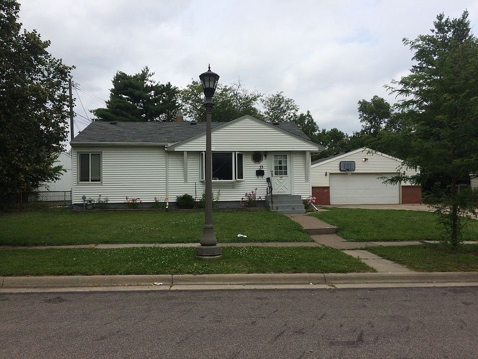 2nd image of 33 Susan Ave