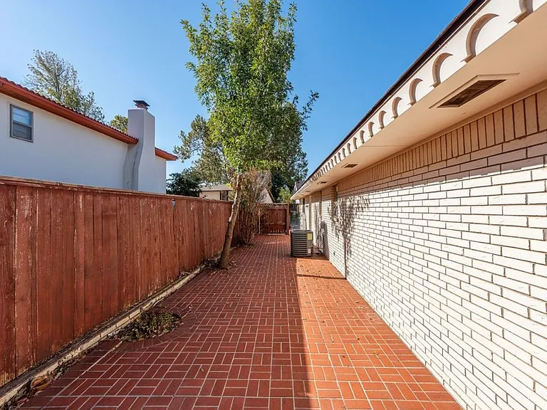 6605 Parkwood Ln — Photo 30