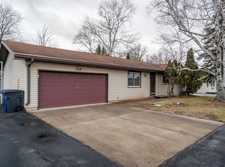 317 McKinley Ave, Omro, WI 54963