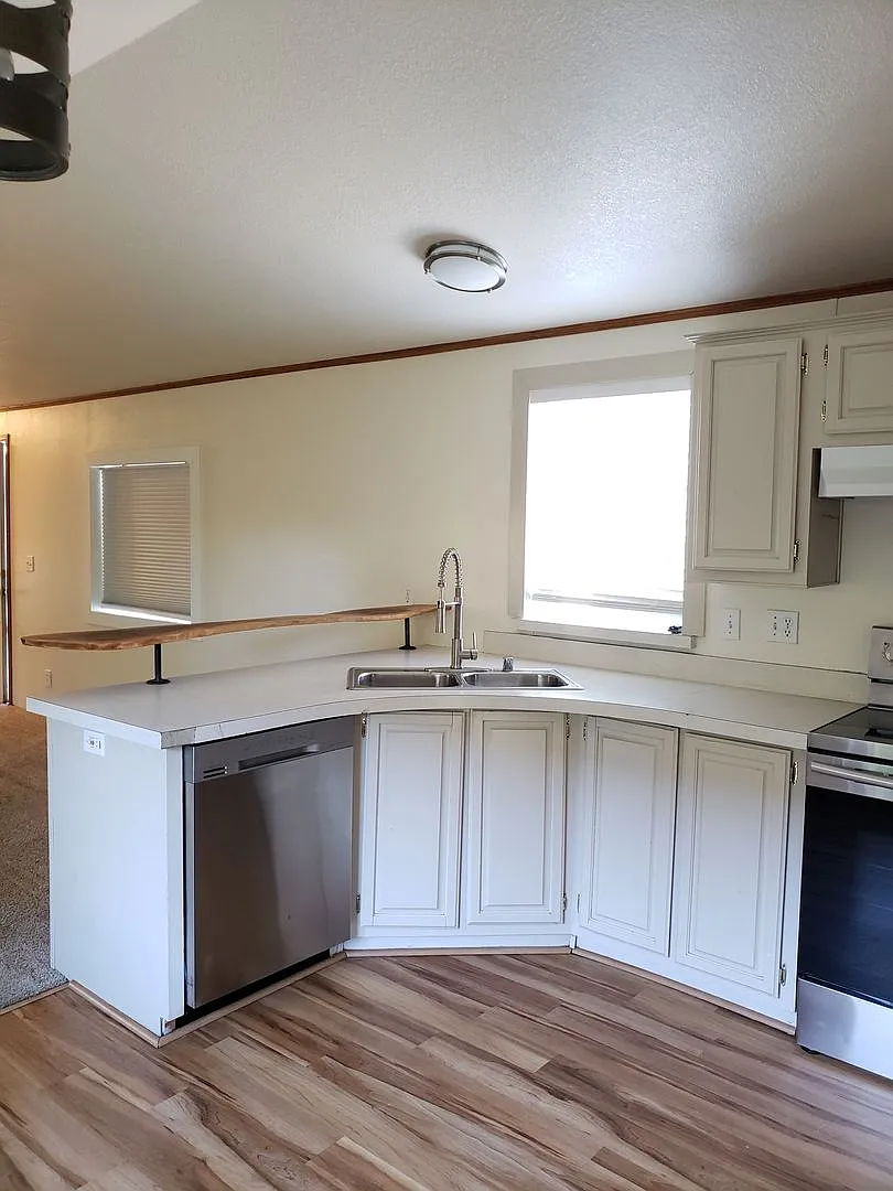 Monterey Mobile Home Park — Photo 4