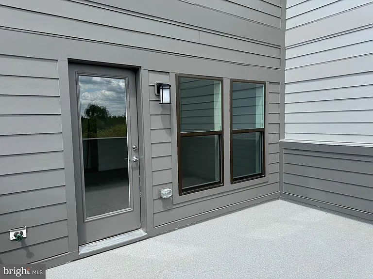 831 King Farm Blvd — Photo 27