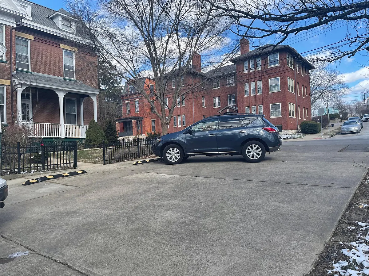 Building Photo - 3141 Bishop St #1
